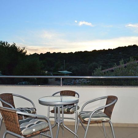 Apartments Vilim Tisno Exterior foto