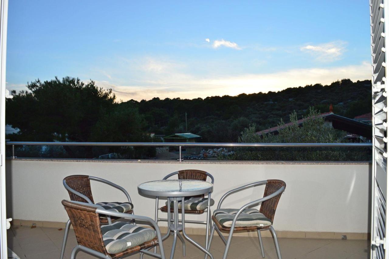 Apartments Vilim Tisno Exterior foto